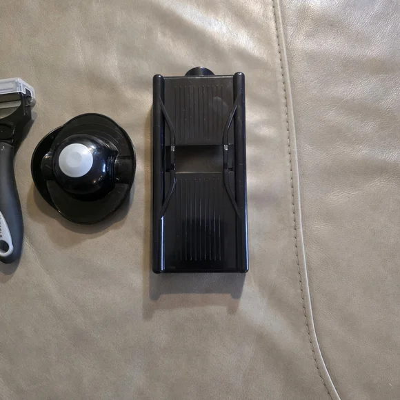 Miracle Peeler 2 In 1 Dual Blade Julieanne Kitchen Tool Set - Black - Picture 5 of 7